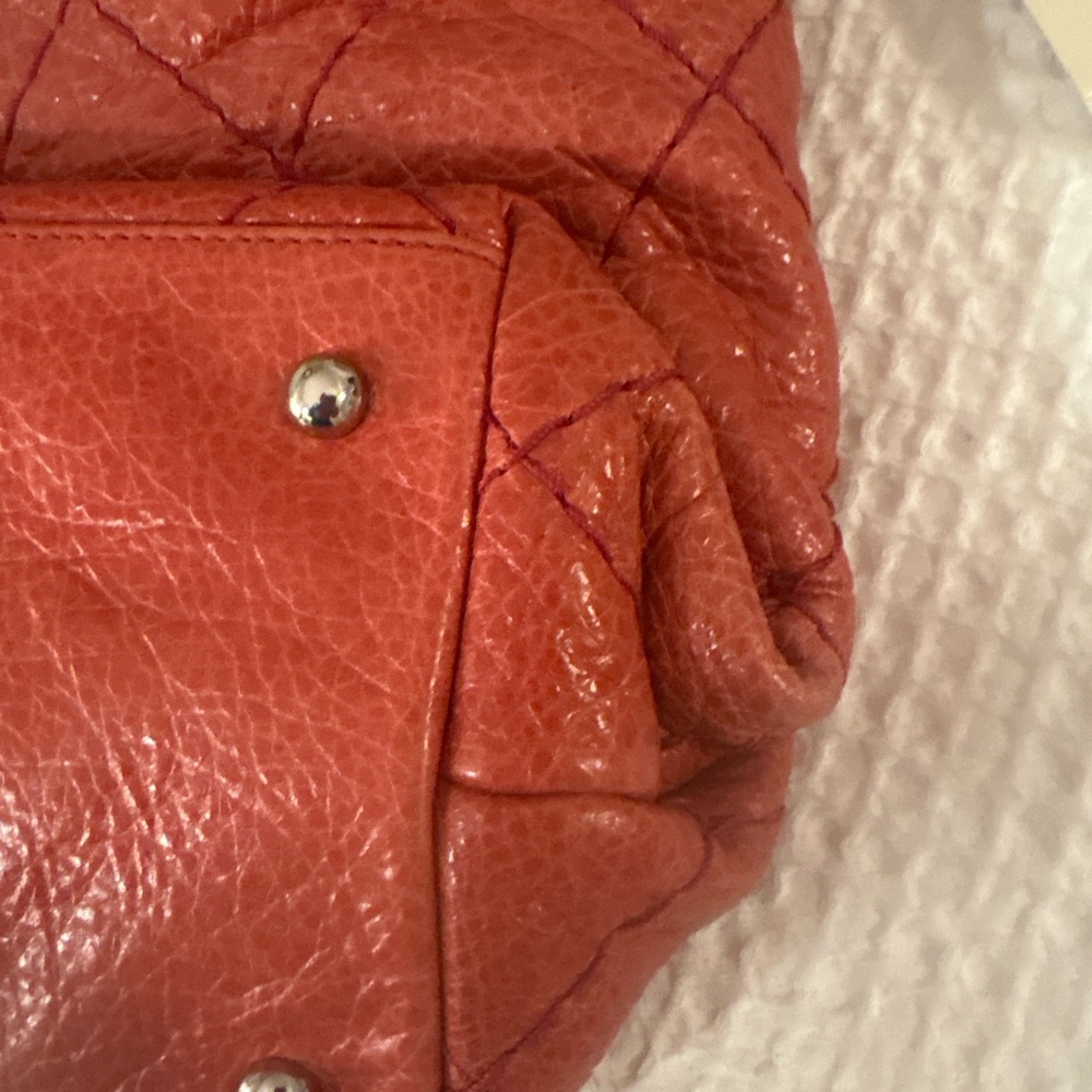 Chanel Quilted Cavier handbag - Picture 4 of 10